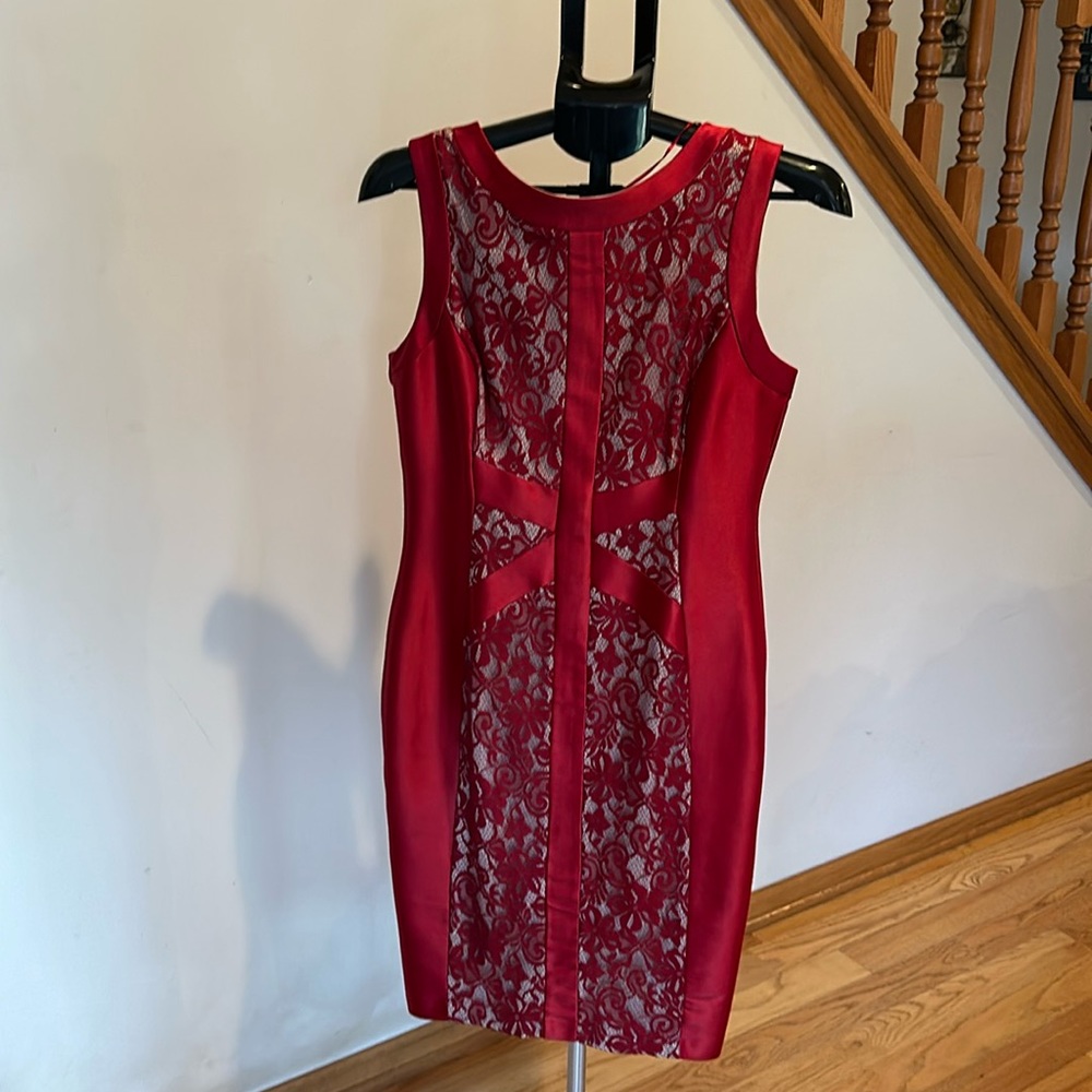 Signature By Sangria Red and nude dress size 6. Excellent condition